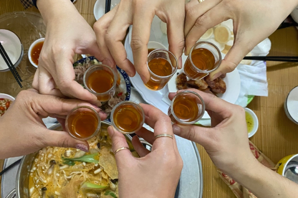Lạm dụng rượu bia gây hại sức khỏe nghiêm trọng.